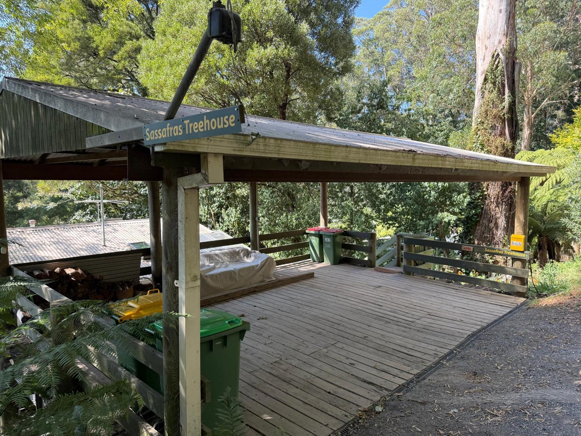 Sassafras Treehouse Private Home In The Dandenong Ranges, Victoria Eksteriør billede